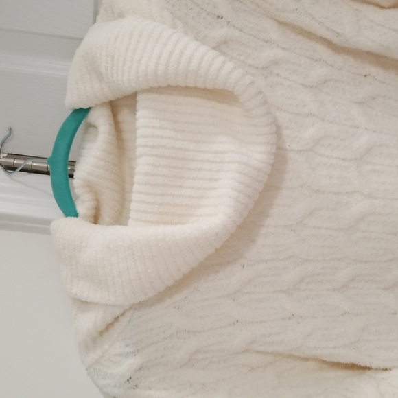 Sweater - Picture 2 of 3